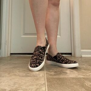 Steve Madden leopard print slides, Steve Madden size 9 shoes